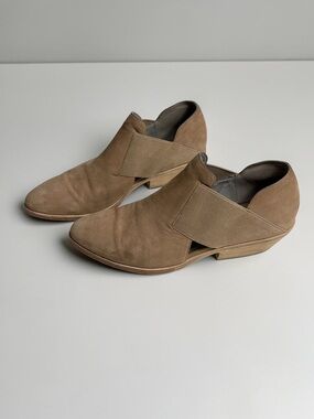 Eileen Fisher Perry Tumbled Nubuck Cutout Booties Tan 9